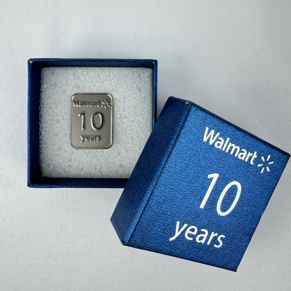 NWT Walmart Official Employee 10 Year Pin - Picture 2 of 3